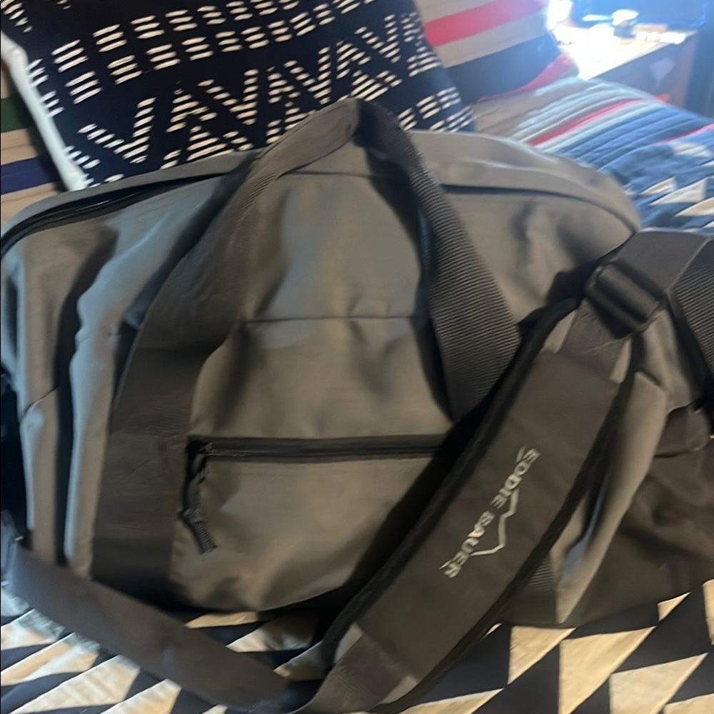 ADVENTURE READY. Gray Duffel Bag with Modern Design and Durable Material